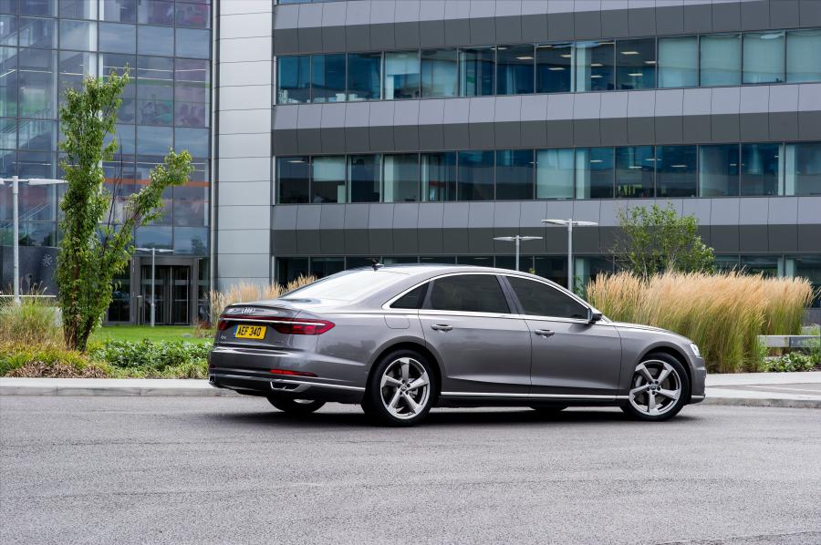  Audi A8 L 55 TFSI Quattro (D5) 2017 года  (WW) (фото 18 из 116)